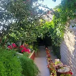 Villa Tania