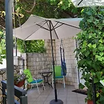 Villa Tania