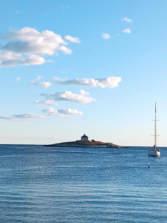 Tania * Hvar Town