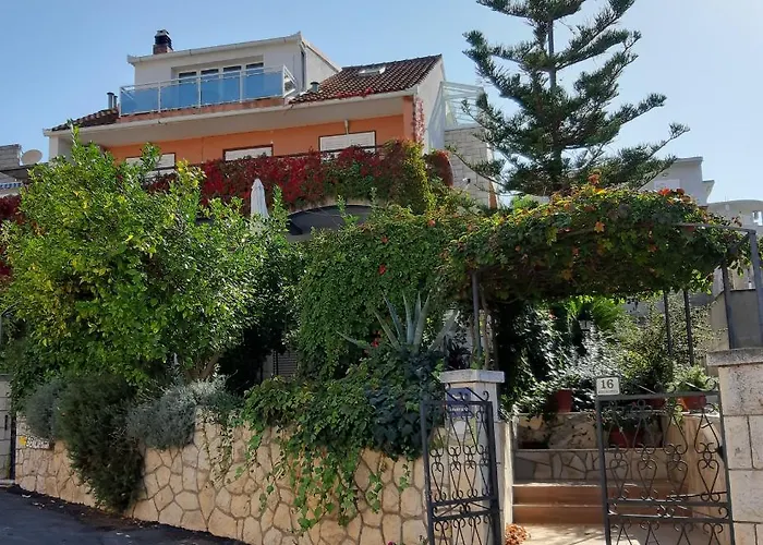 Villa Tania